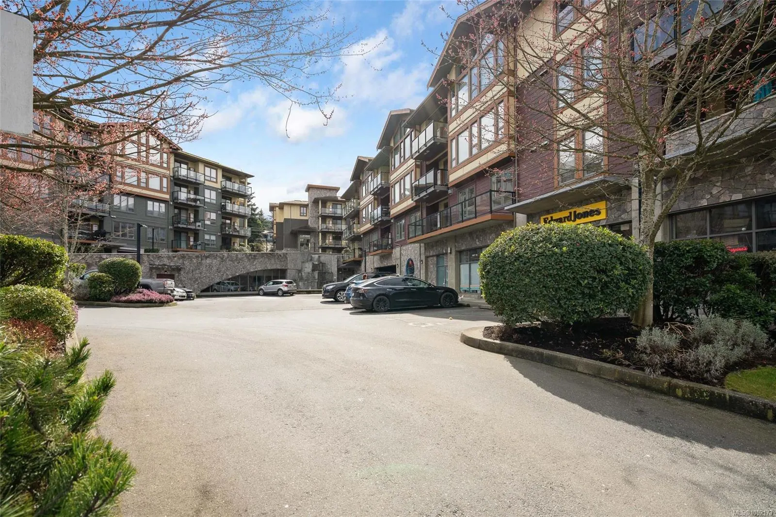 3220 Jacklin Rd