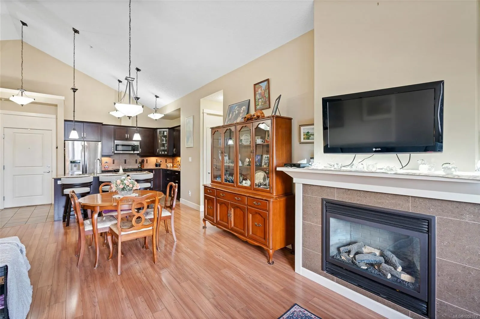3220 Jacklin Rd