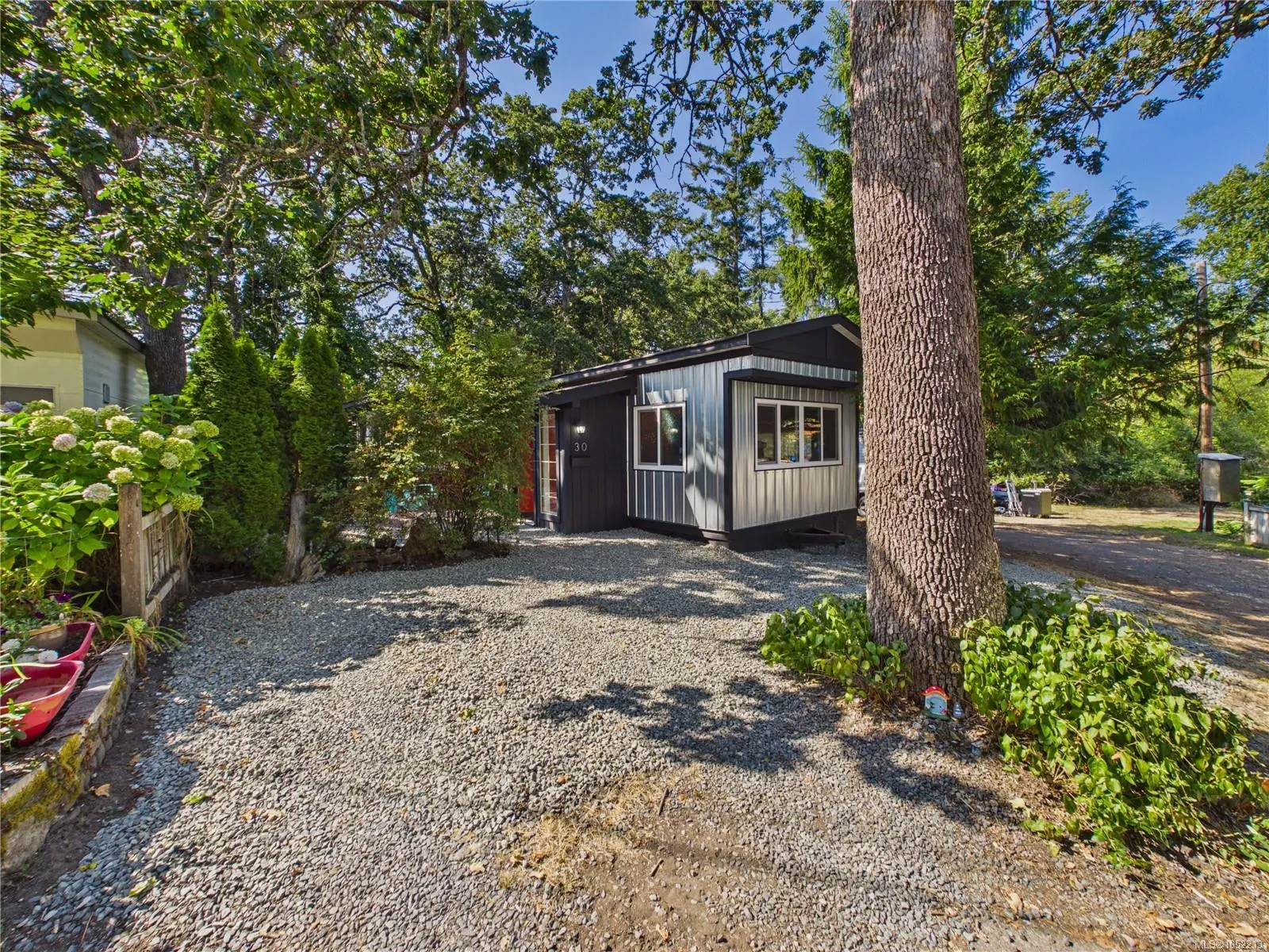 1201 CRAIGFLOWER Rd