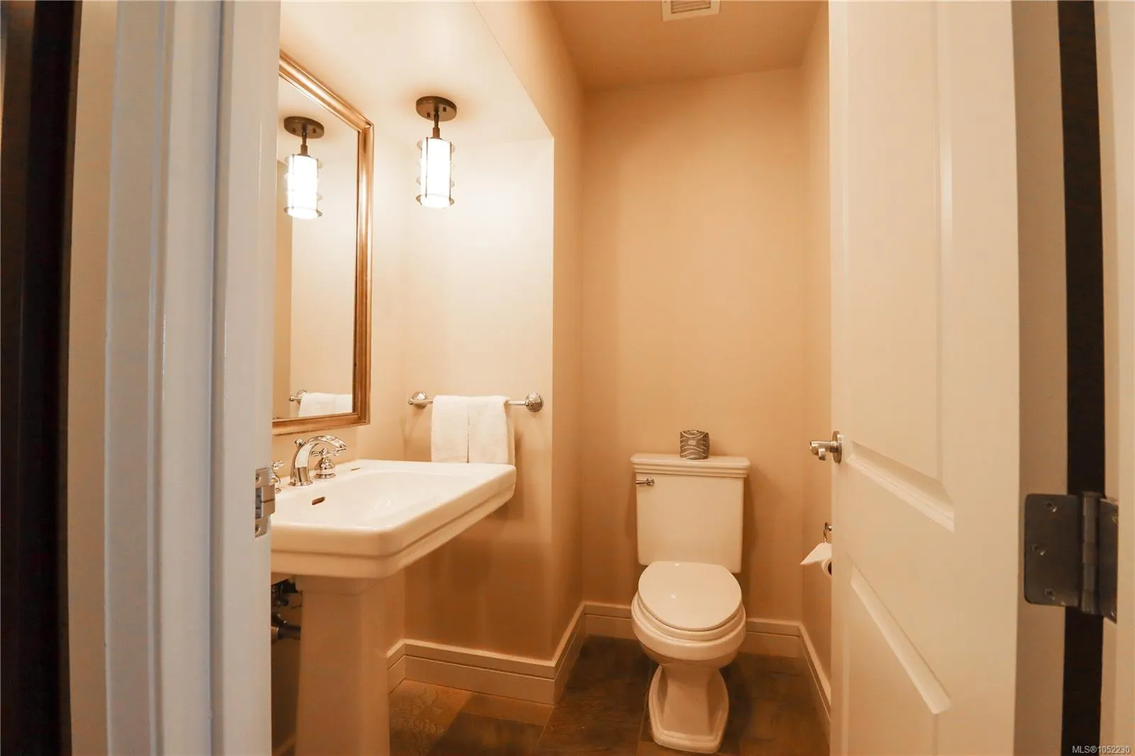 1376 Lynburne Pl