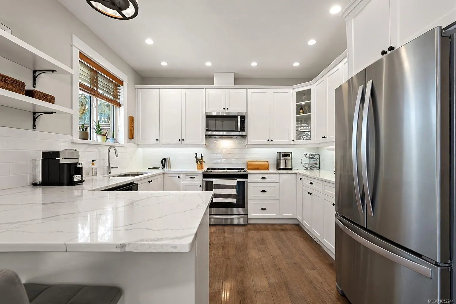 2331 Azurite Cres
