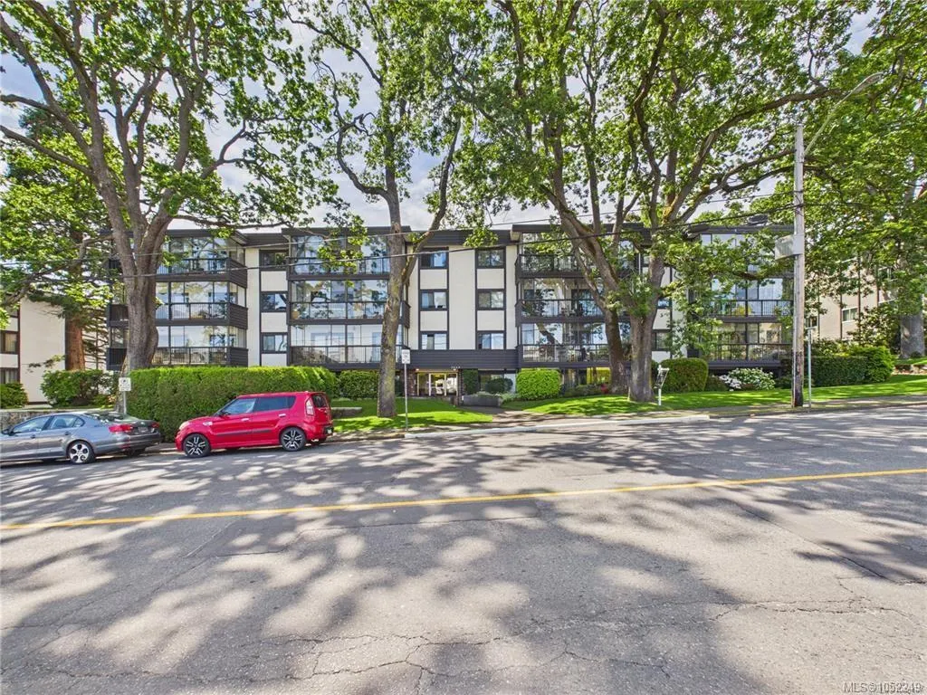 1665 Oak Bay Ave