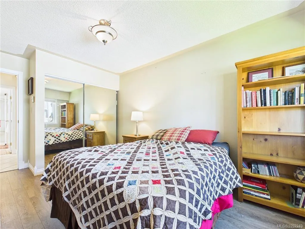1665 Oak Bay Ave