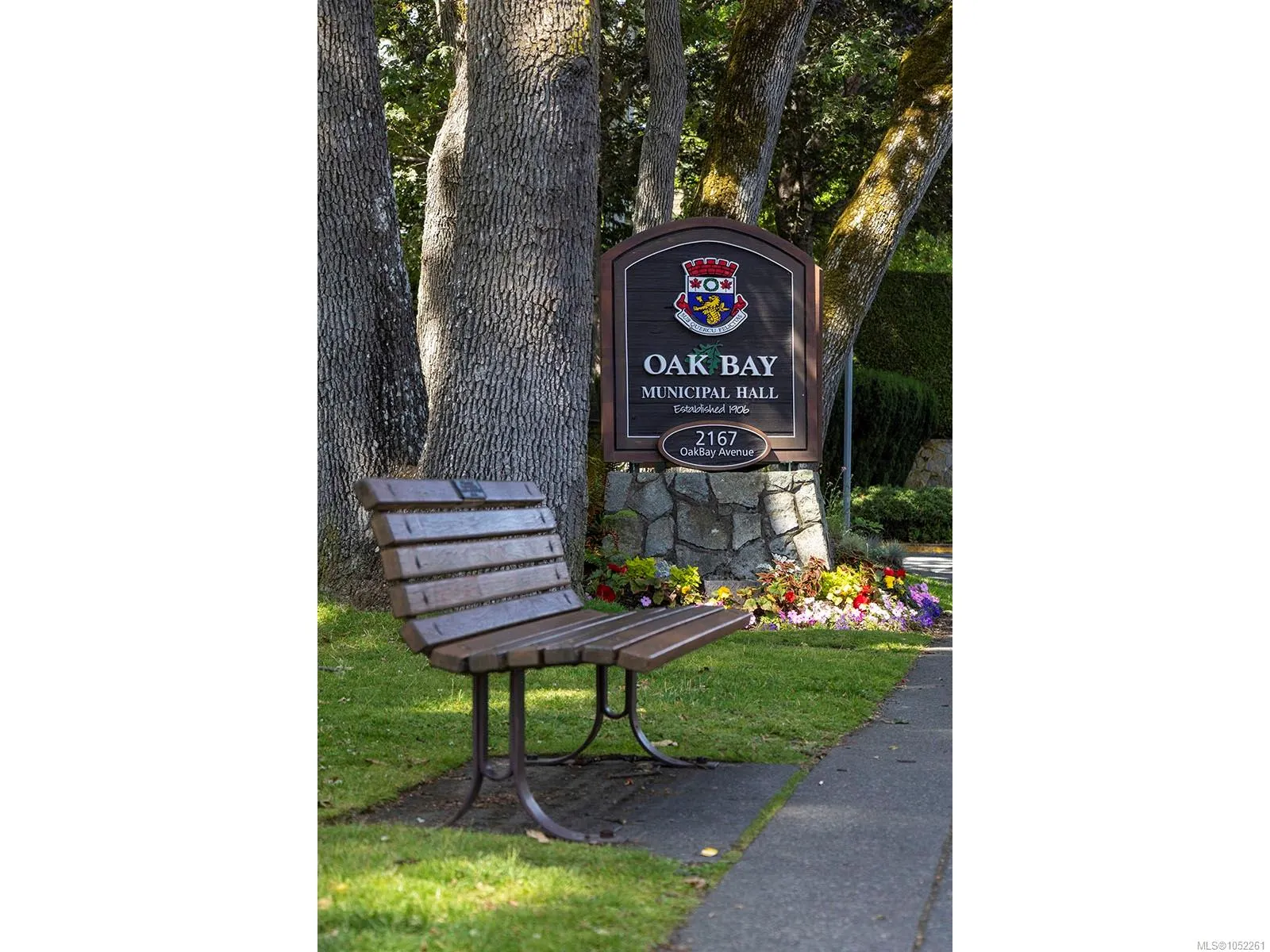 2095 Oak Bay Ave