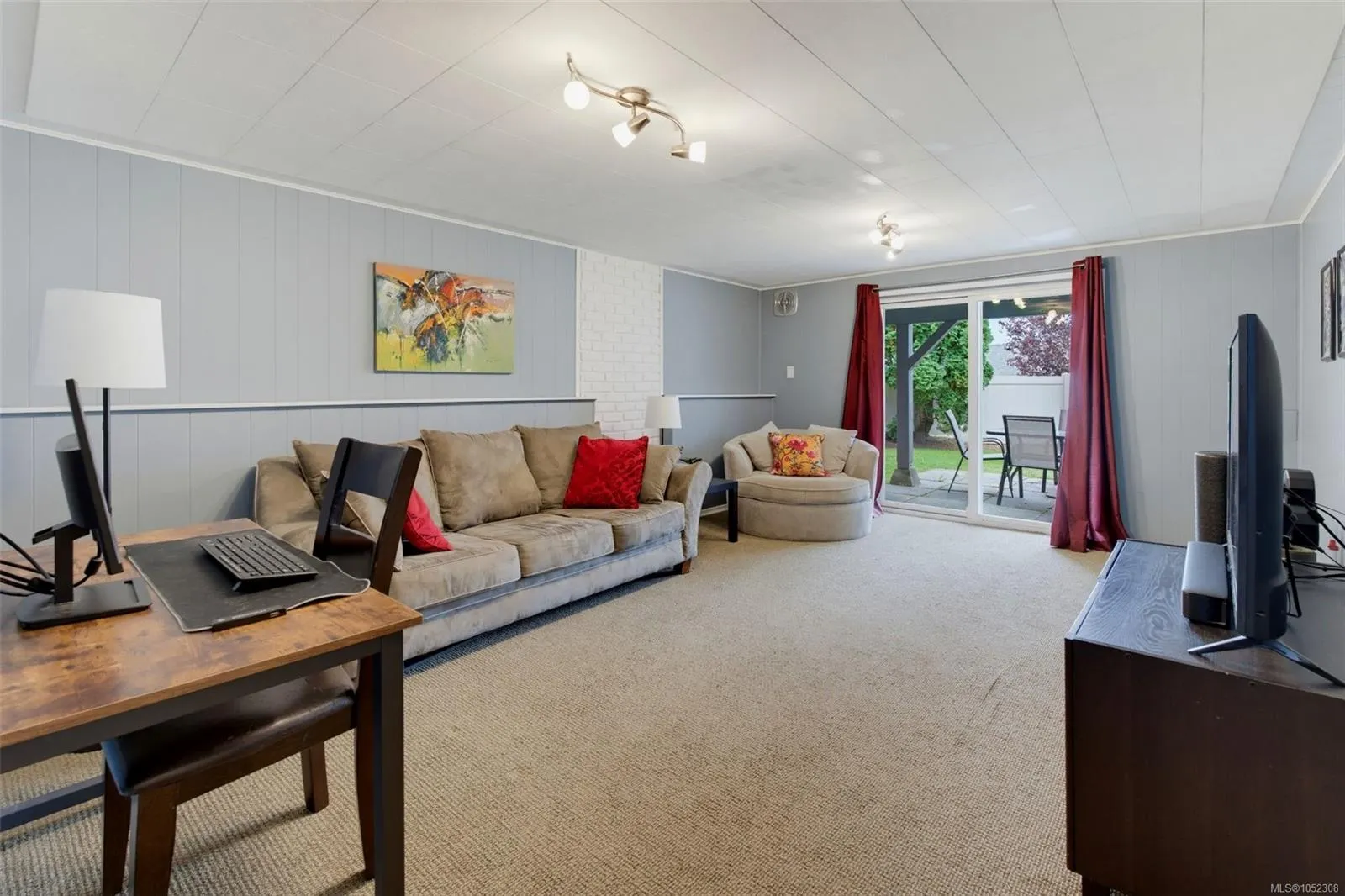 4391 Torquay Dr