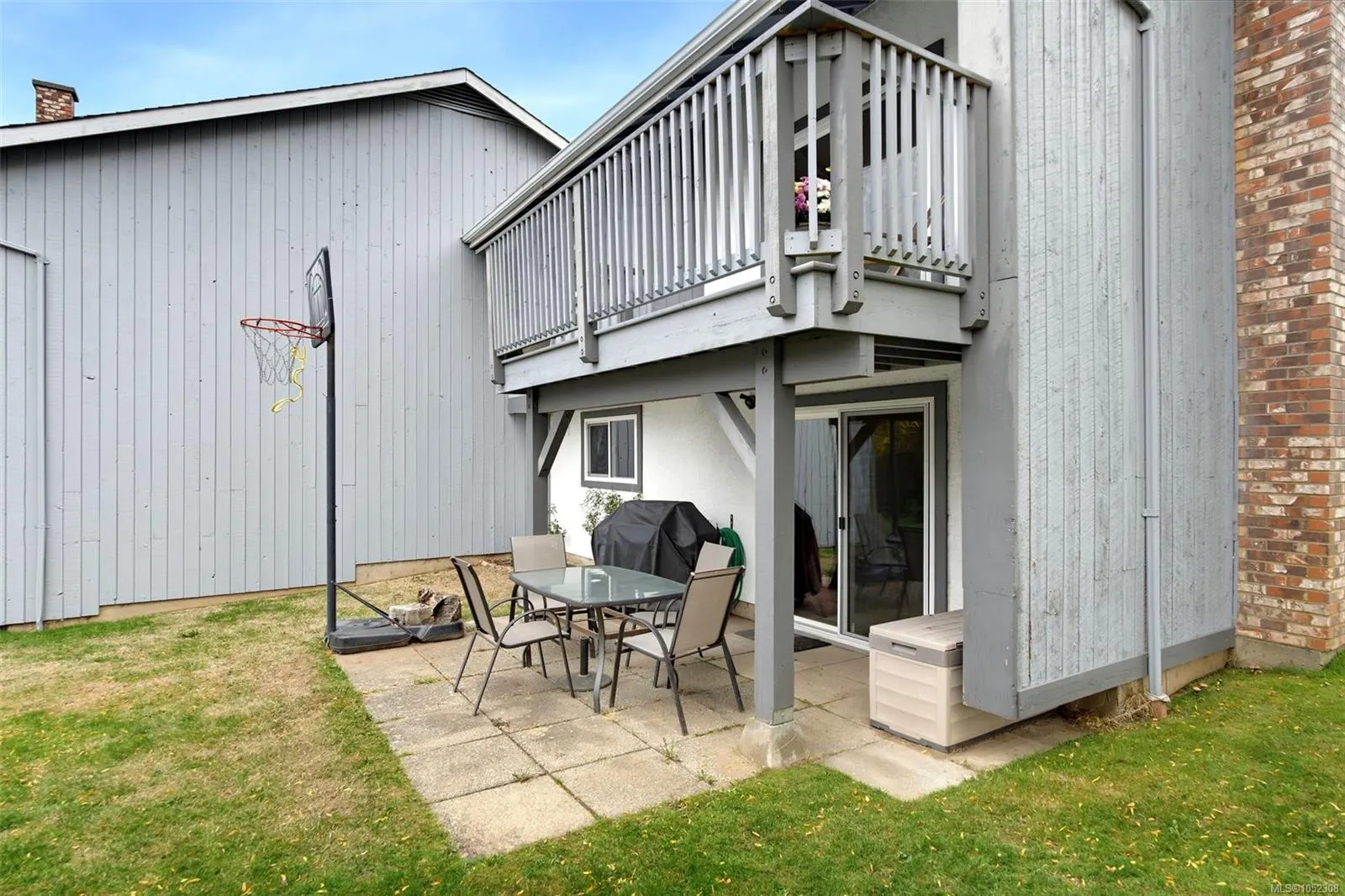 4391 Torquay Dr