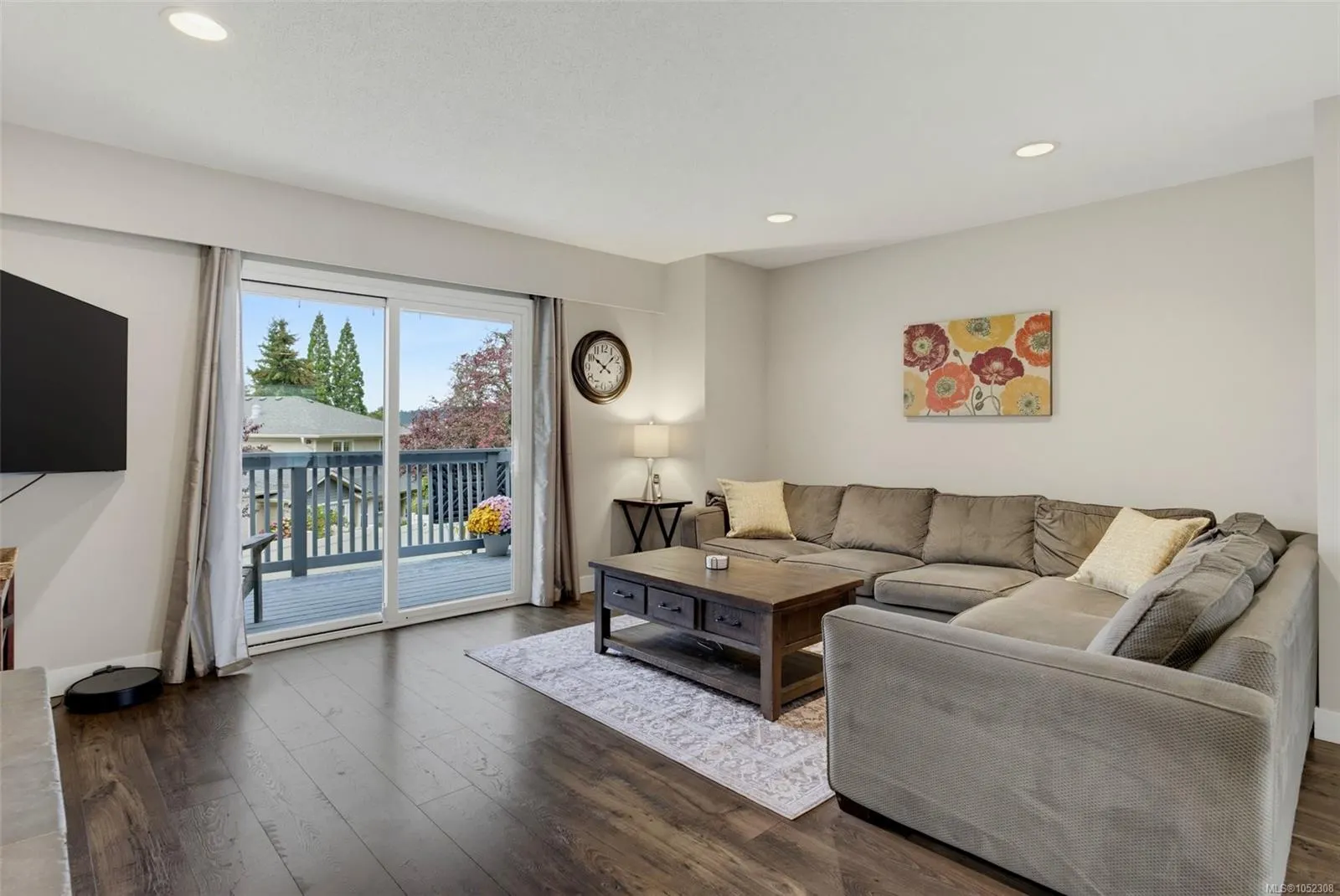 4391 Torquay Dr