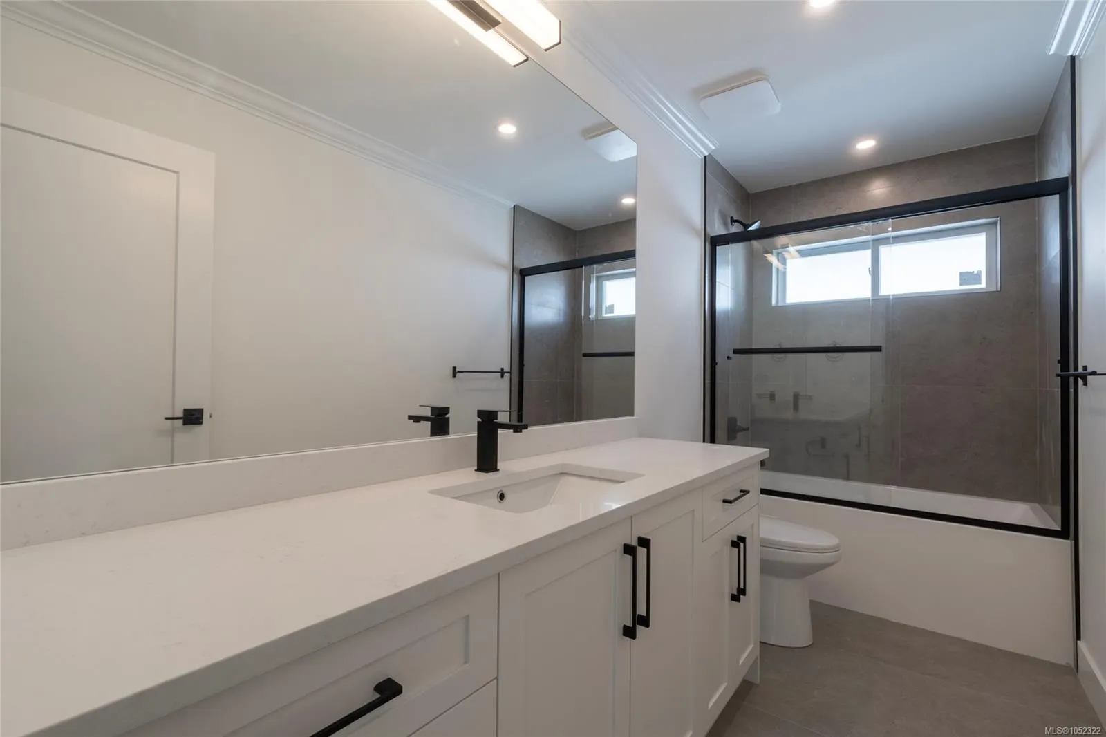 565 Belford Pl