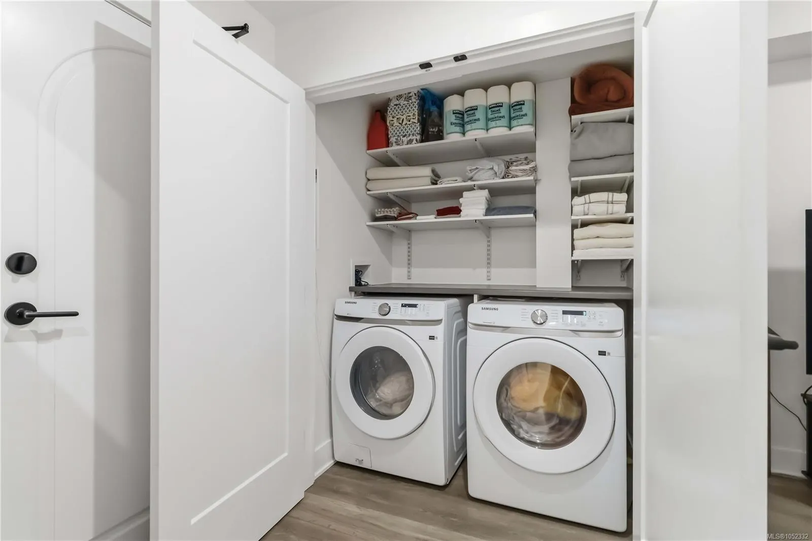 1114 Samar Cres