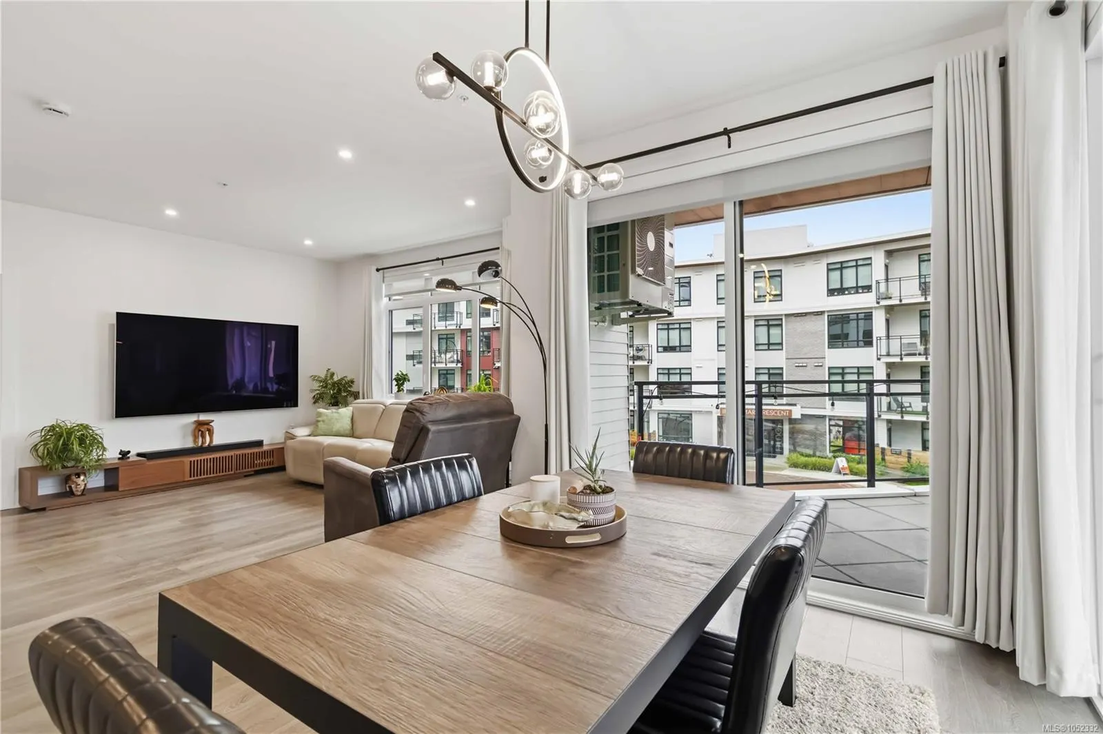 1114 Samar Cres