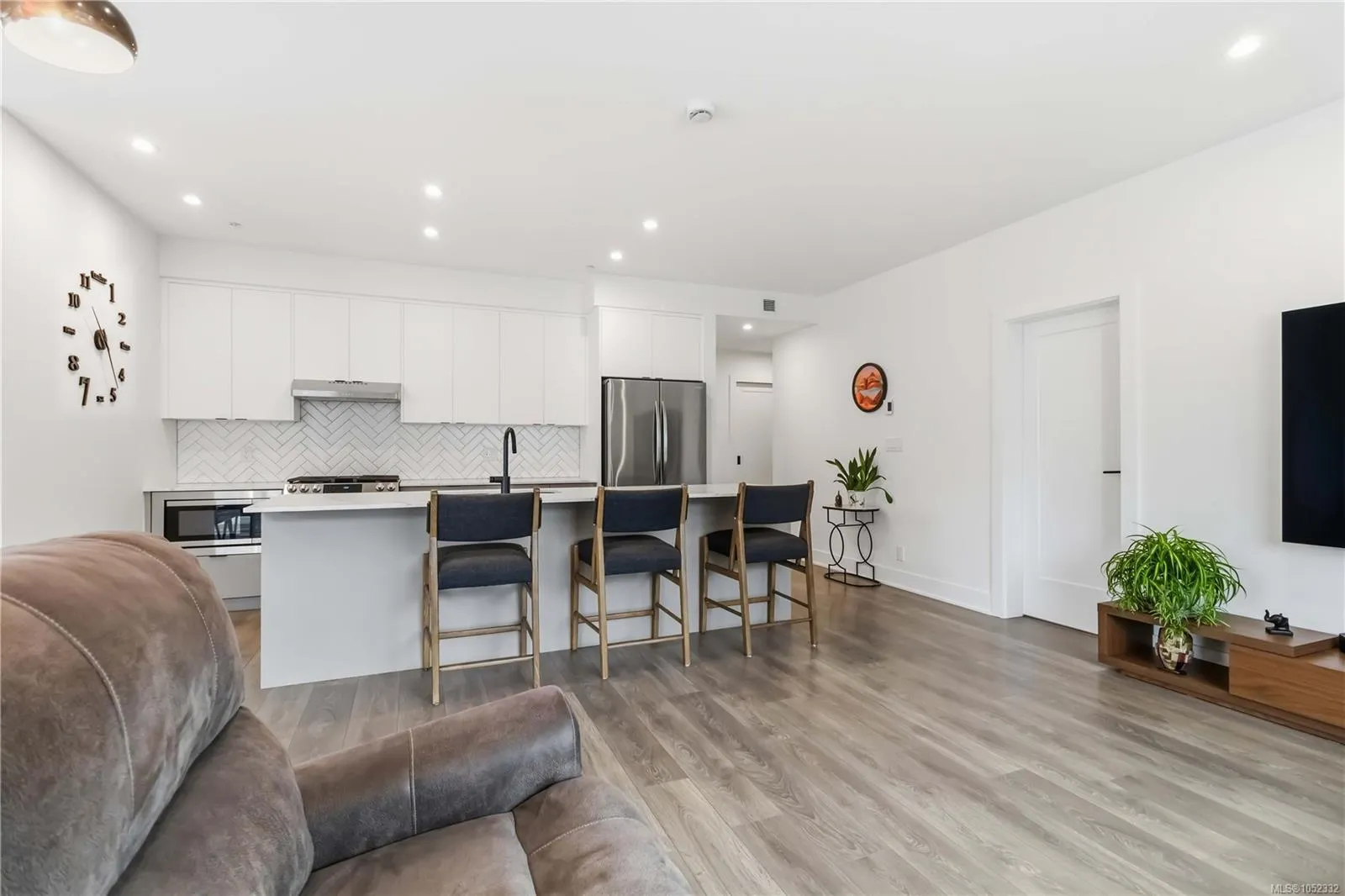 1114 Samar Cres