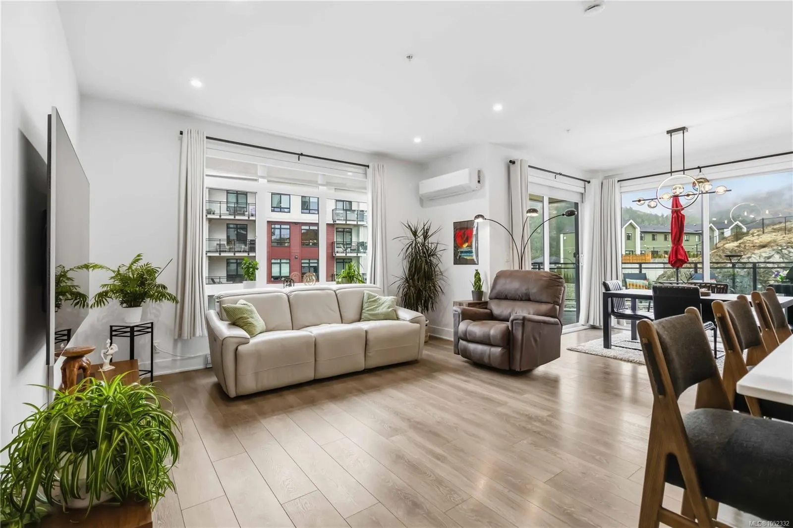 1114 Samar Cres