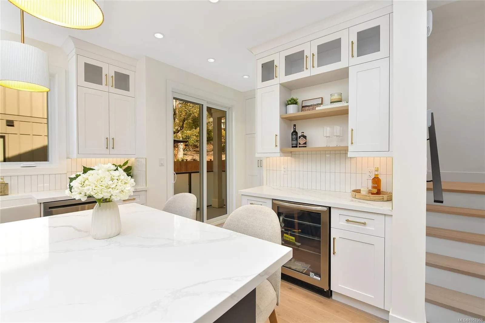 930 Falaise Cres