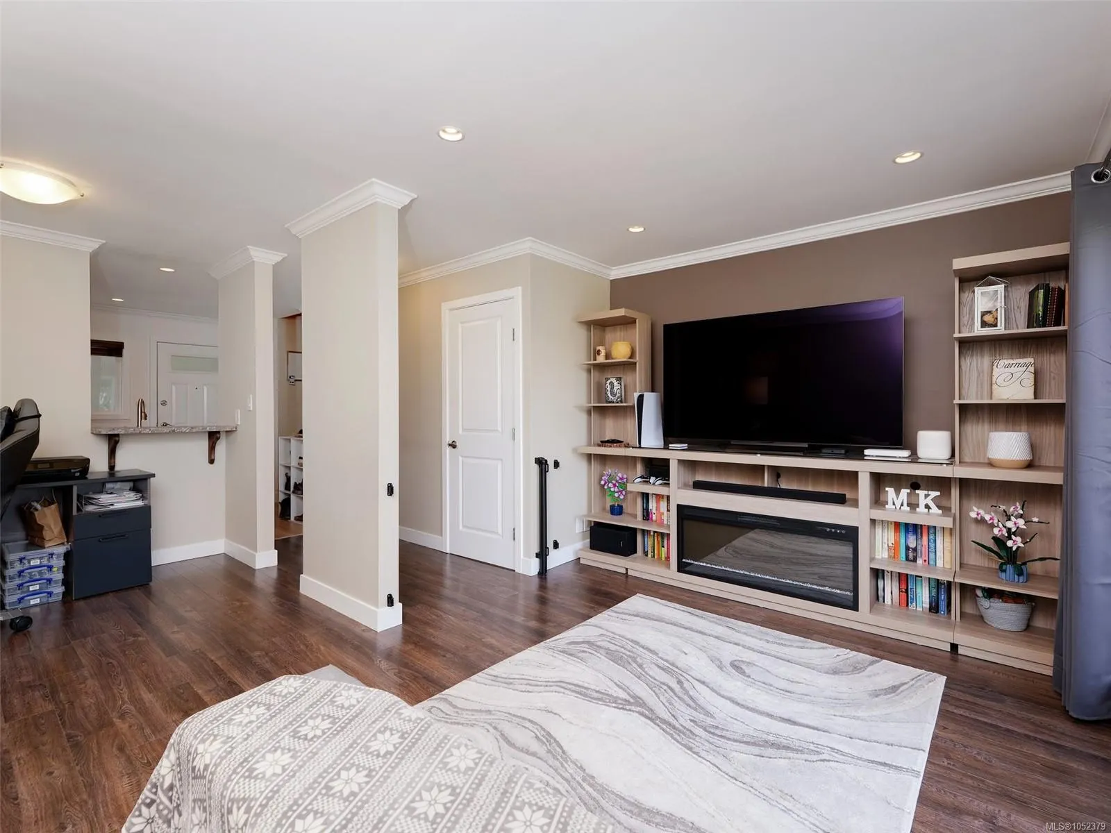 991 Cloverdale Ave