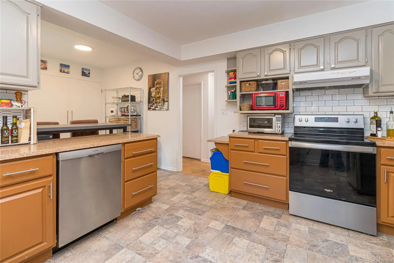 644 Fernhill Rd