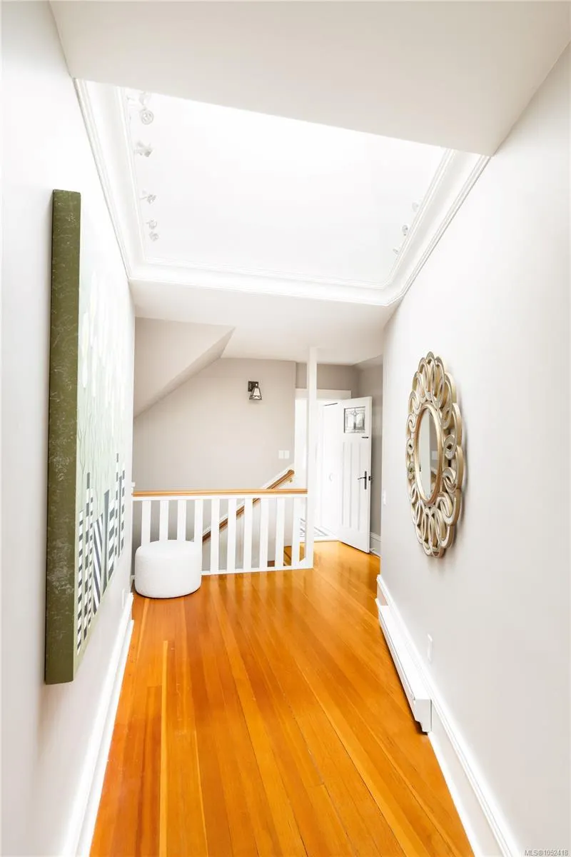 318 Newport Ave