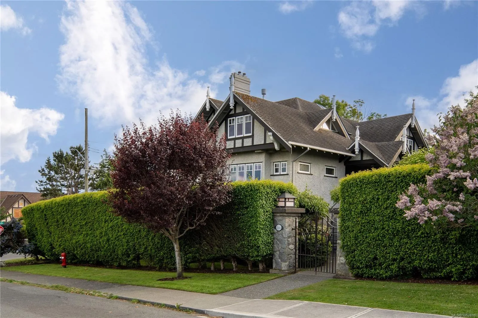 318 Newport Ave
