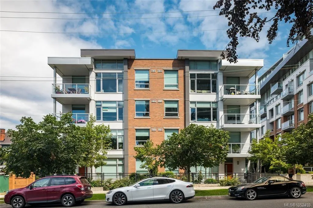 640 Michigan St