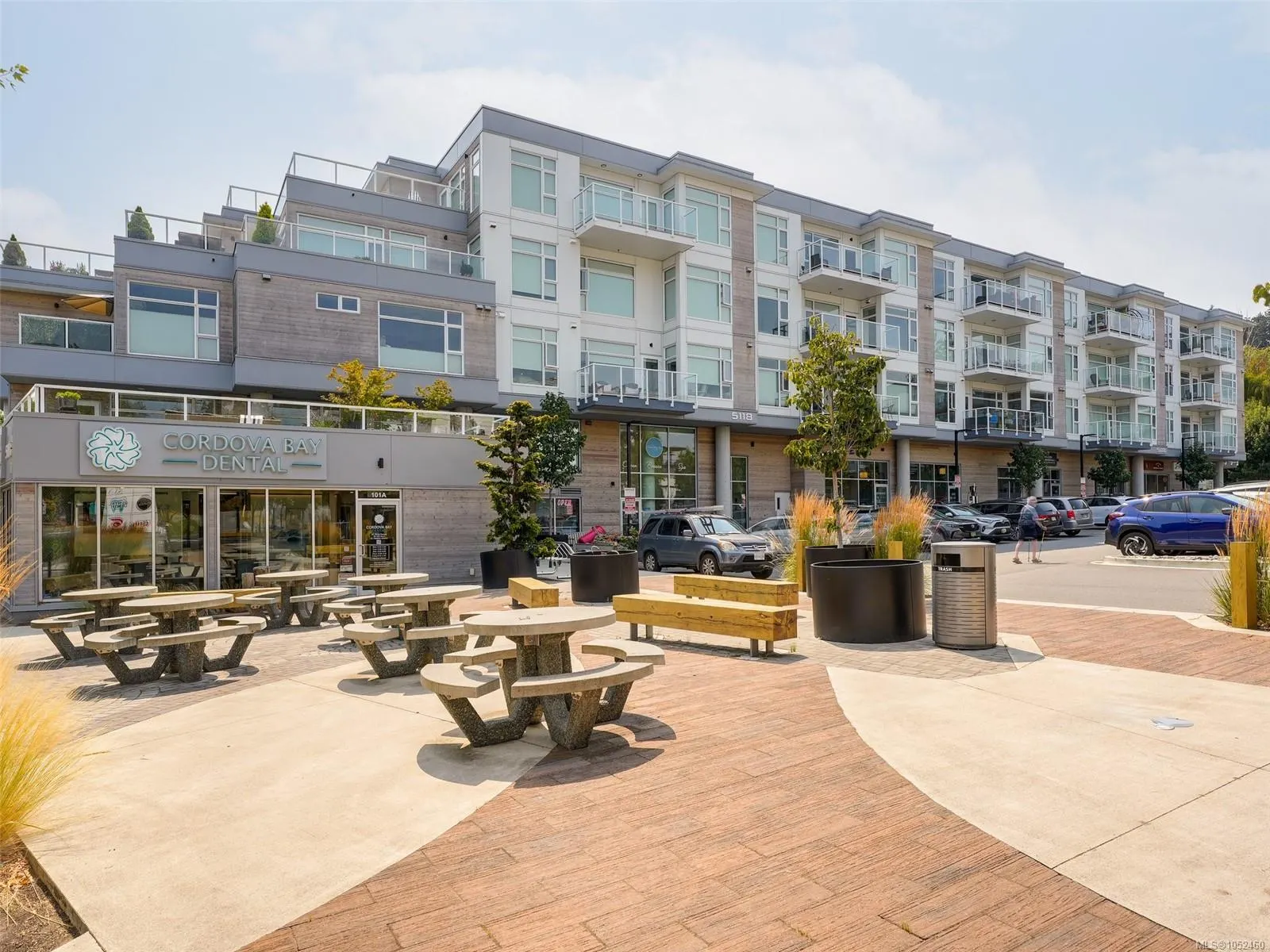 5118 Cordova Bay Rd
