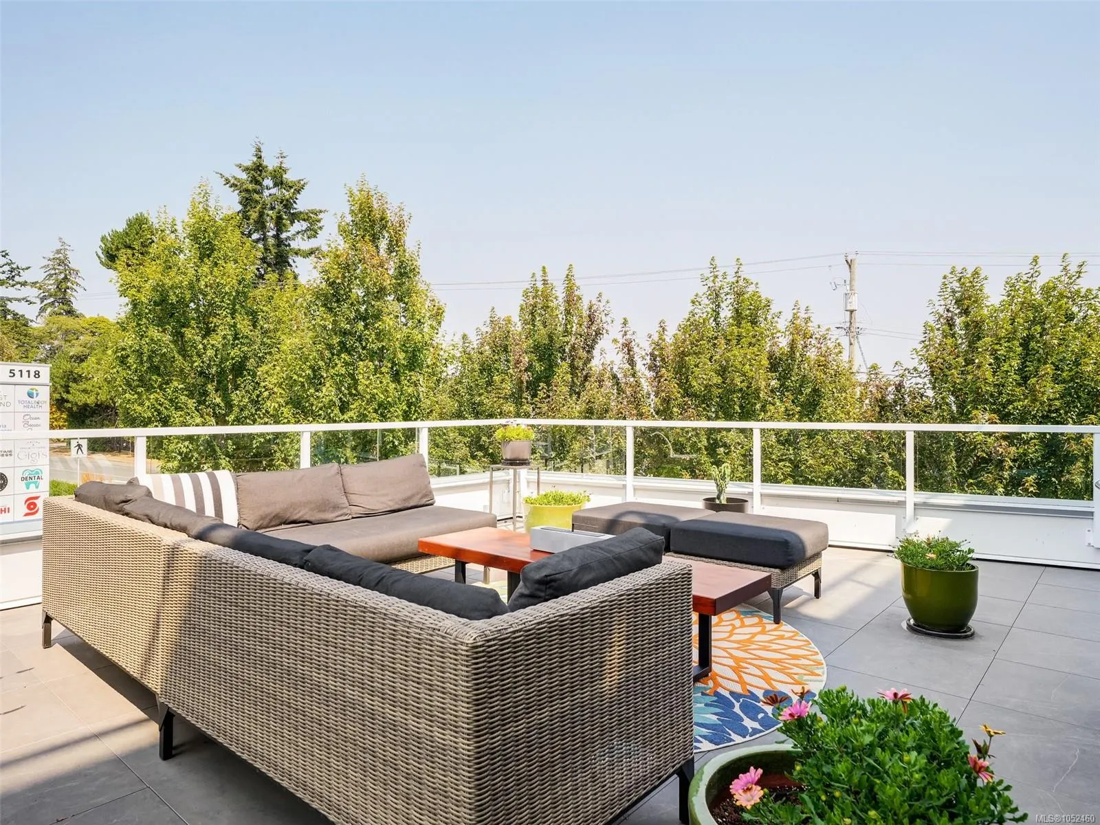 5118 Cordova Bay Rd