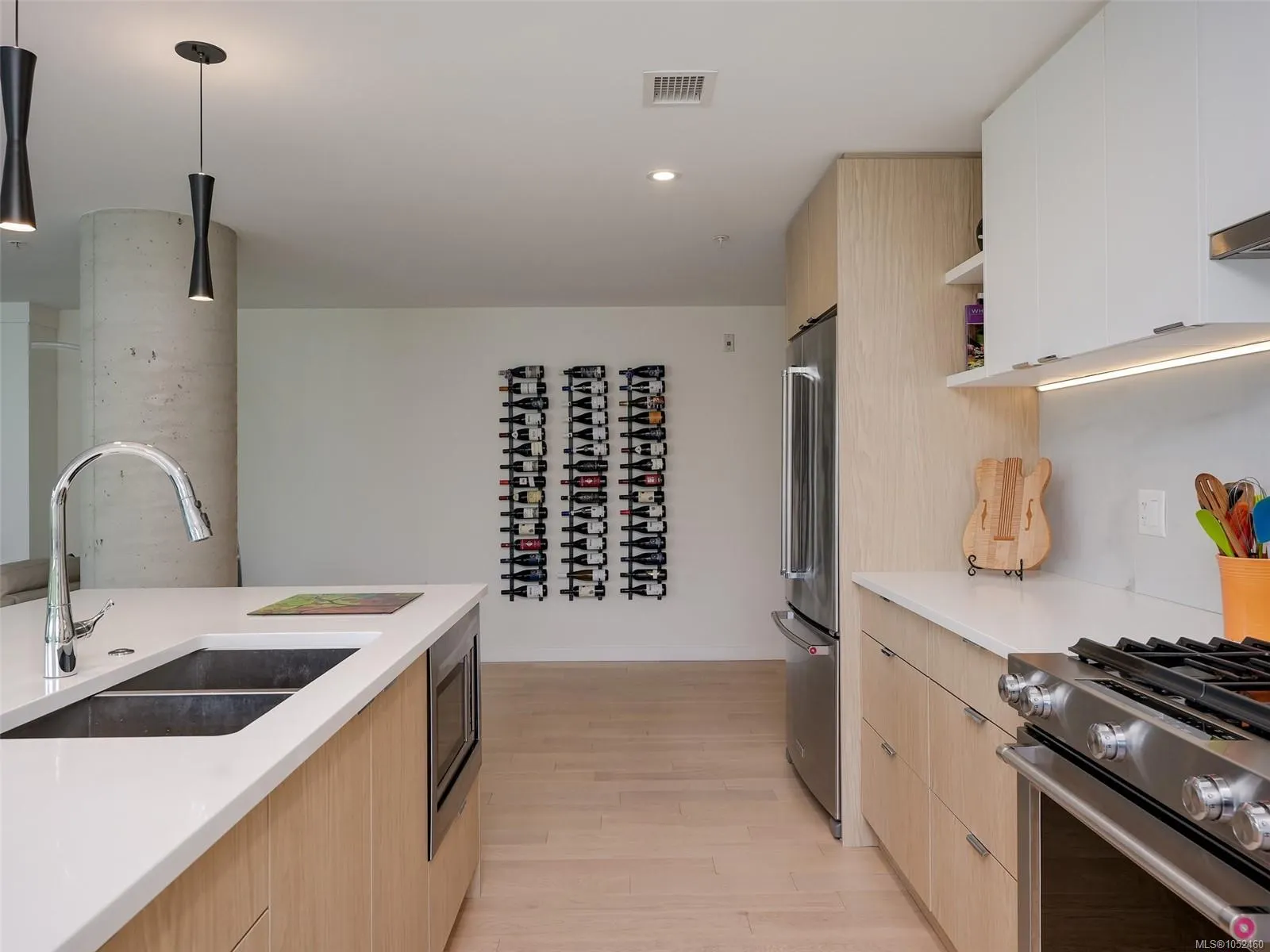 5118 Cordova Bay Rd