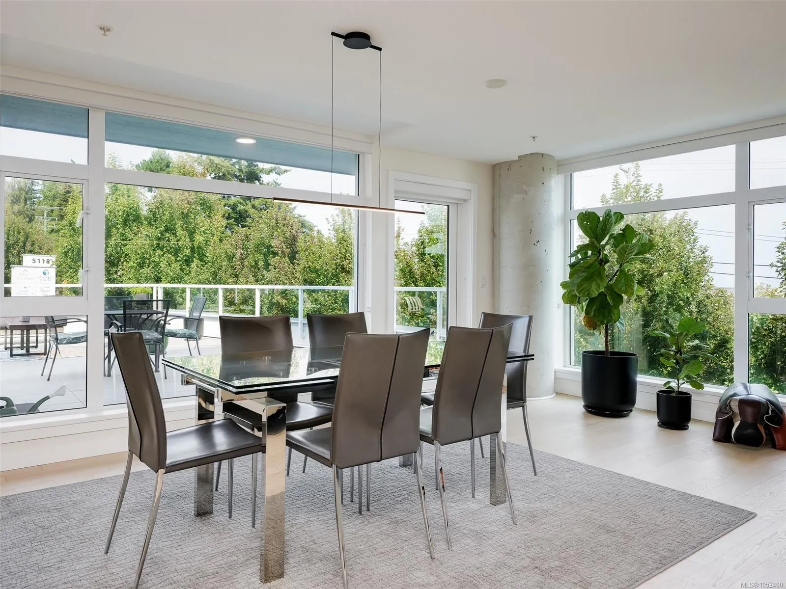 5118 Cordova Bay Rd