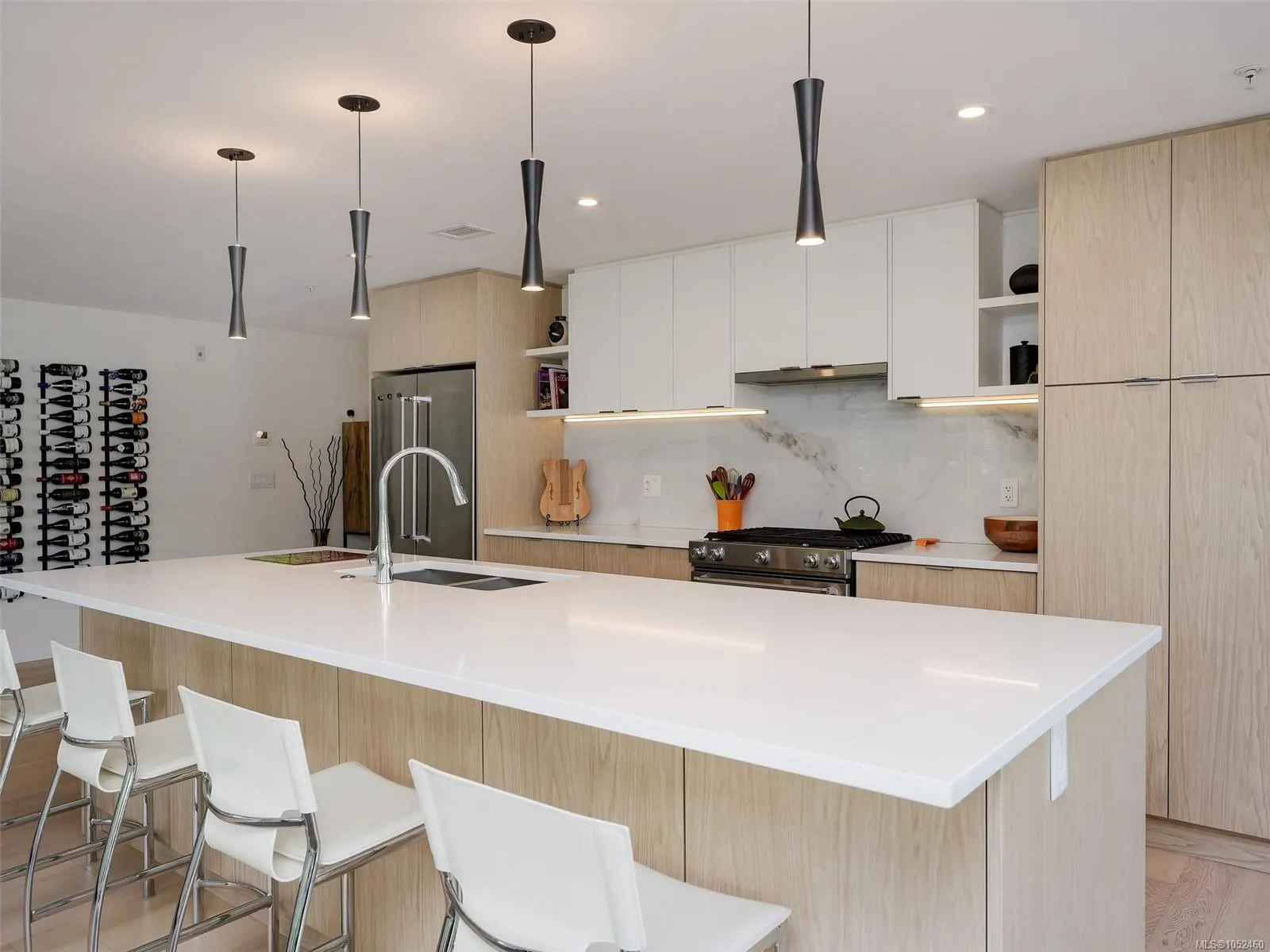 5118 Cordova Bay Rd