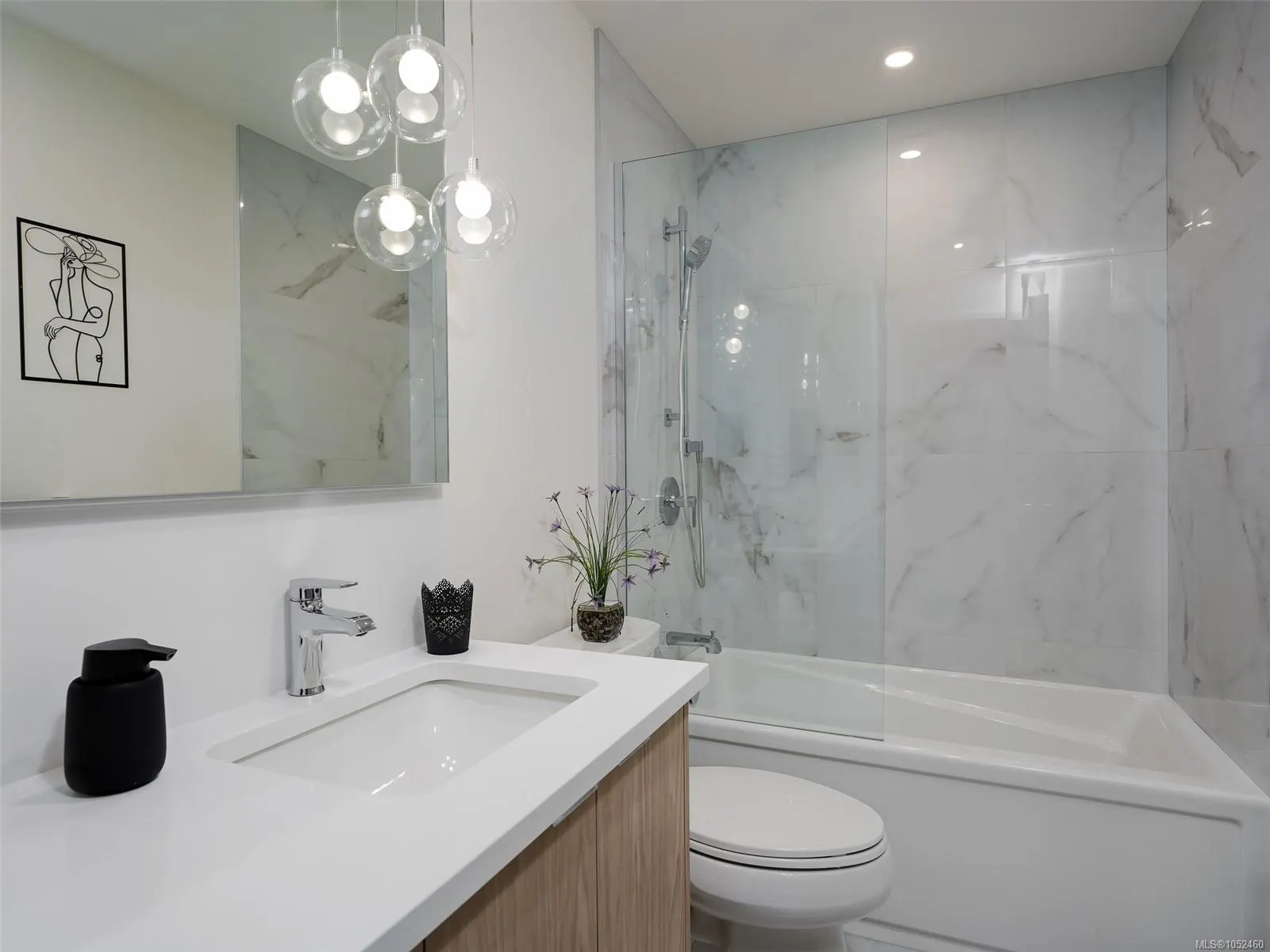 5118 Cordova Bay Rd