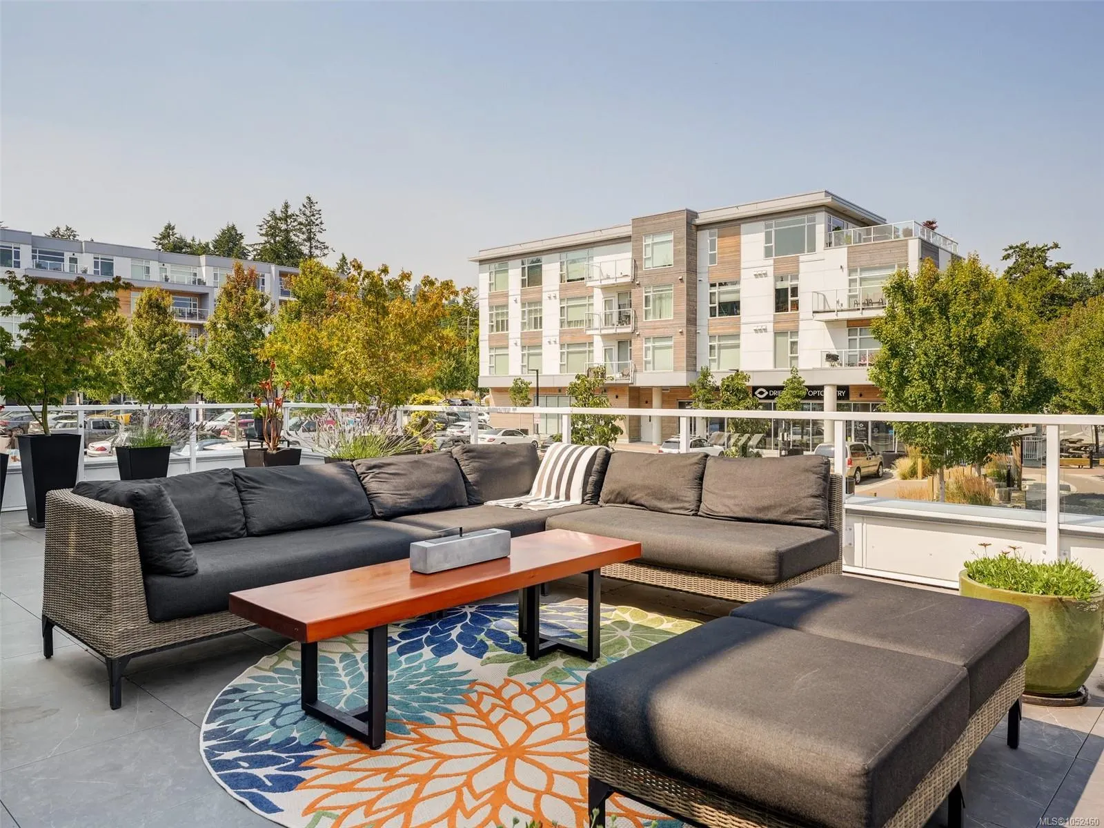 5118 Cordova Bay Rd