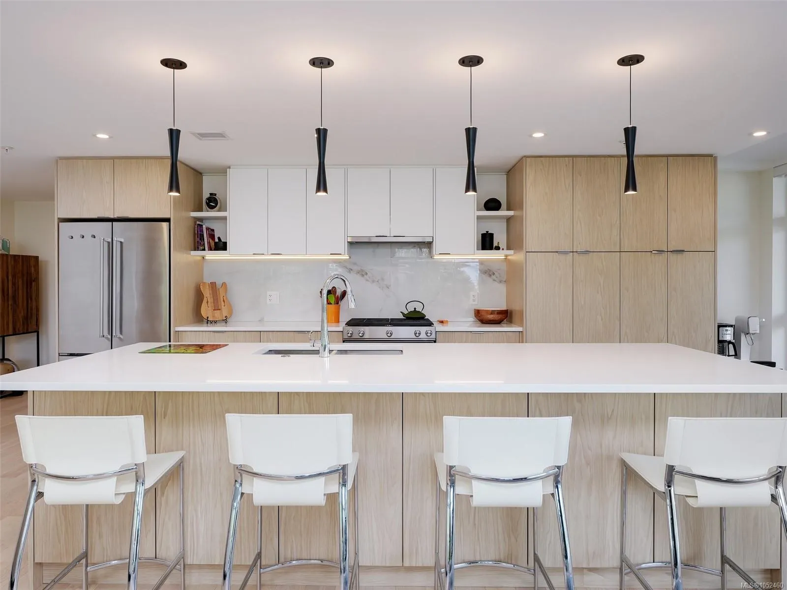 5118 Cordova Bay Rd