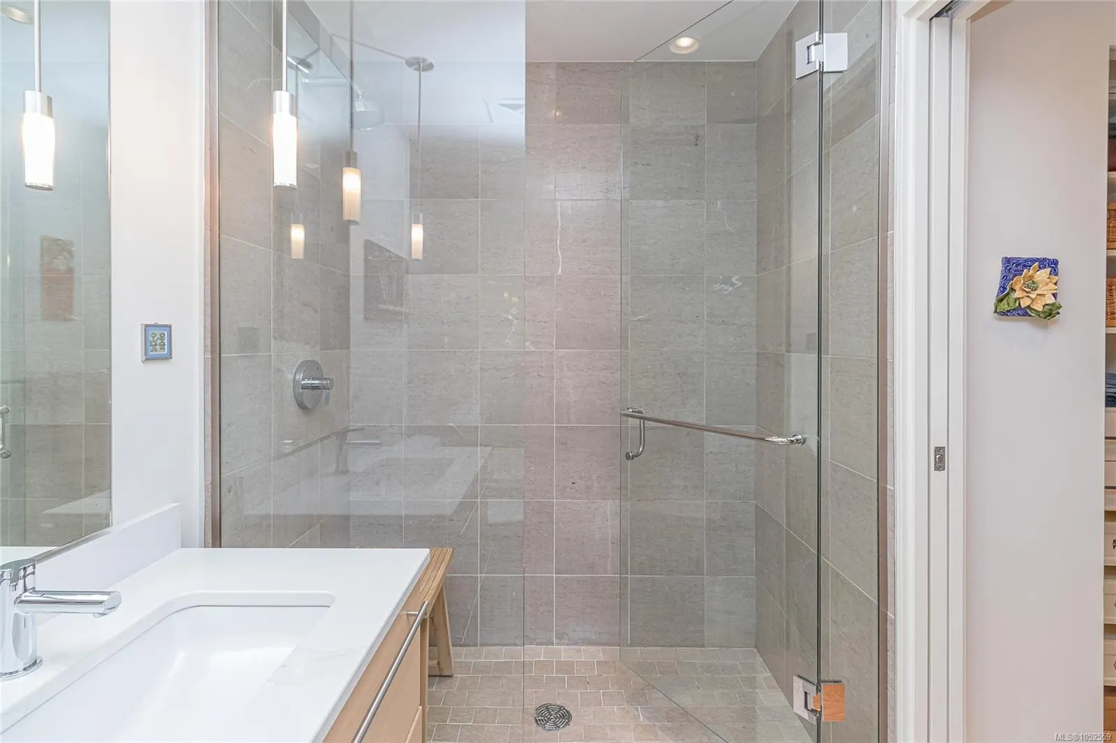 68 Songhees Rd