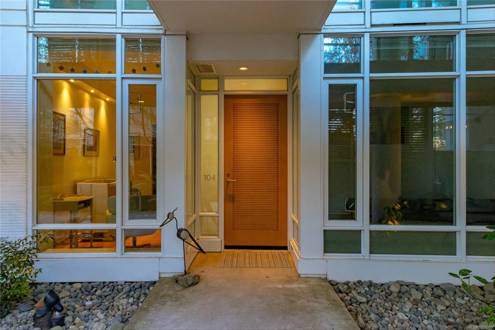 68 Songhees Rd