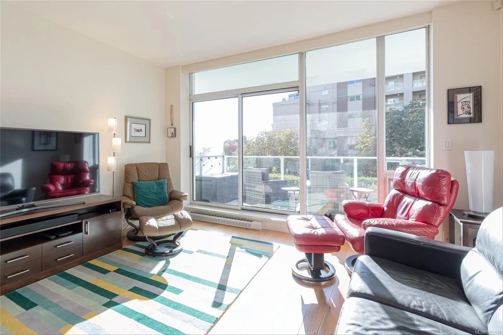 68 Songhees Rd