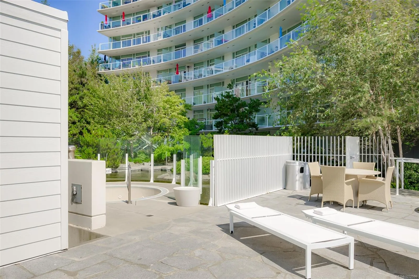 68 Songhees Rd