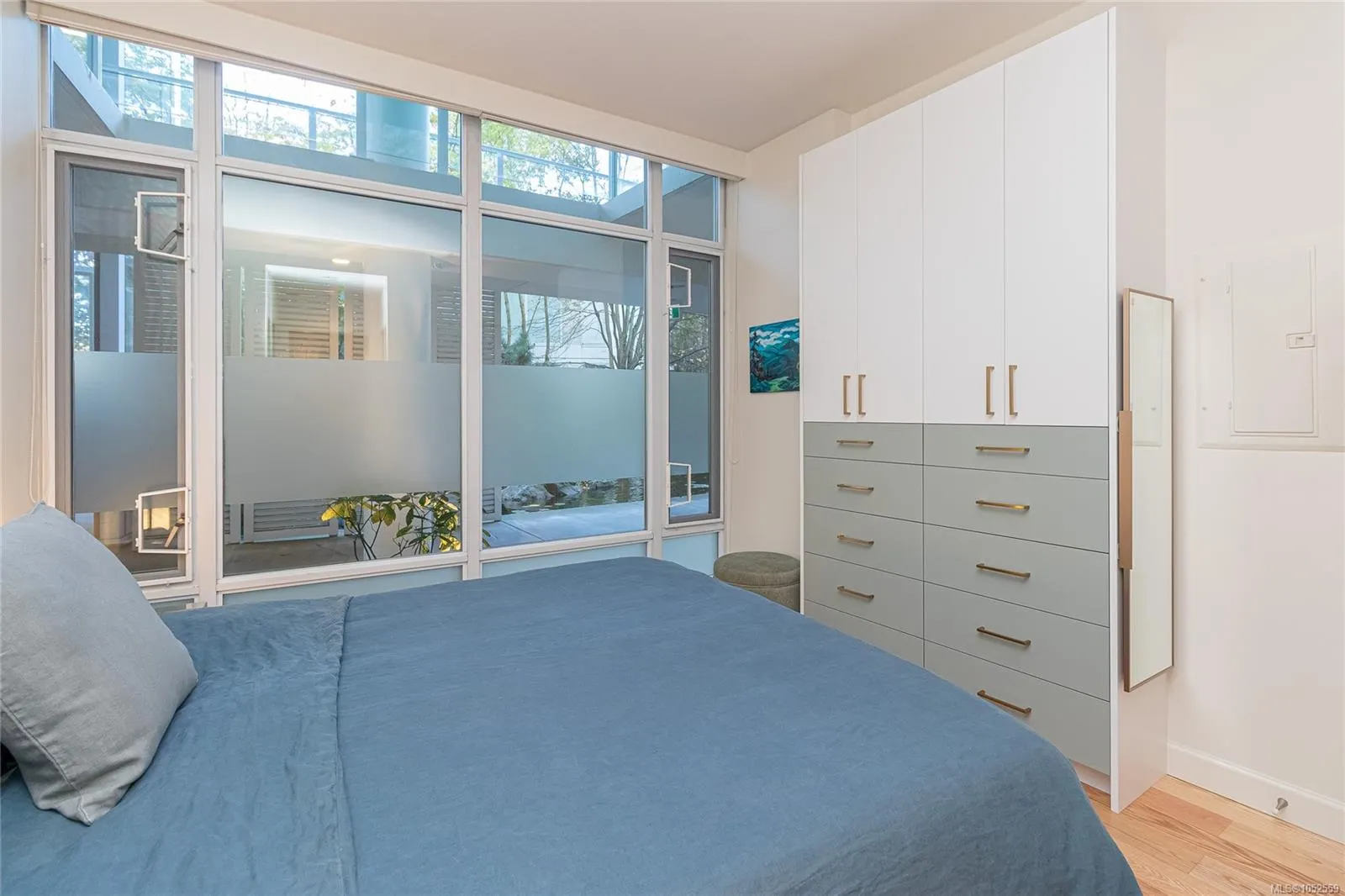 68 Songhees Rd