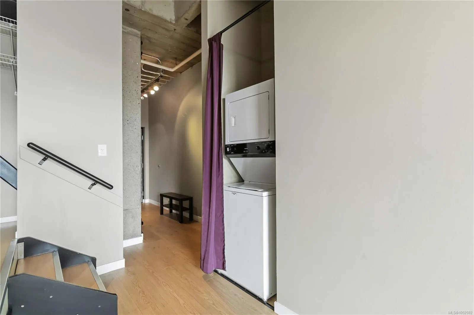 1061 Fort St