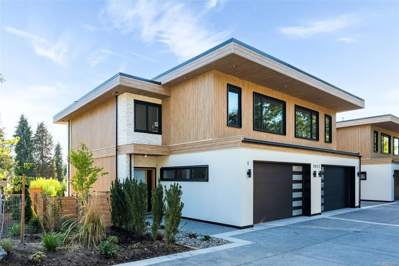 3024 Cadboro Bay Rd