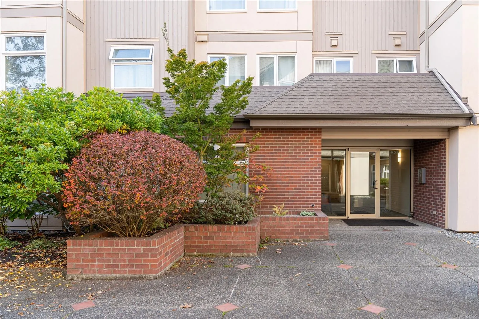 835 Selkirk Ave