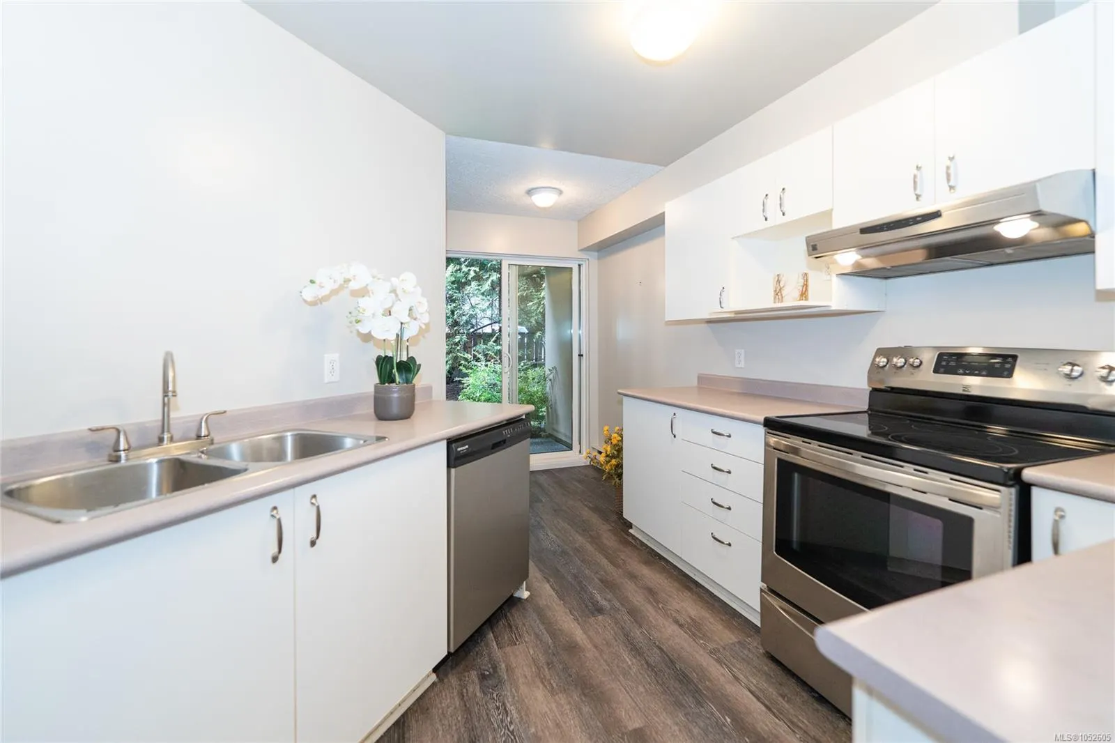 835 Selkirk Ave