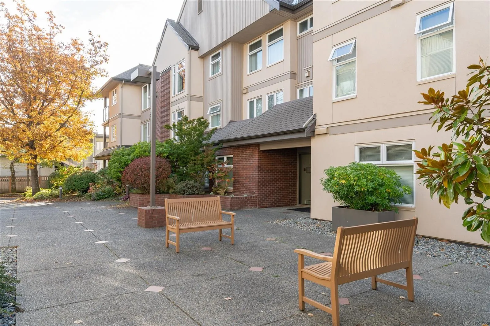 835 Selkirk Ave