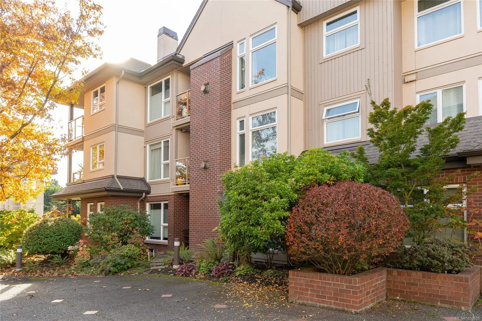 835 Selkirk Ave