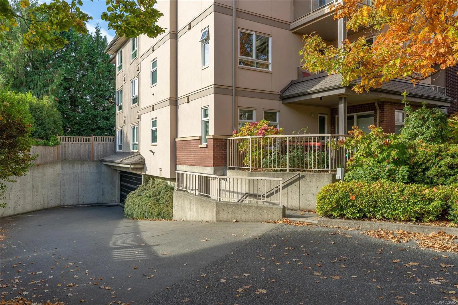 835 Selkirk Ave