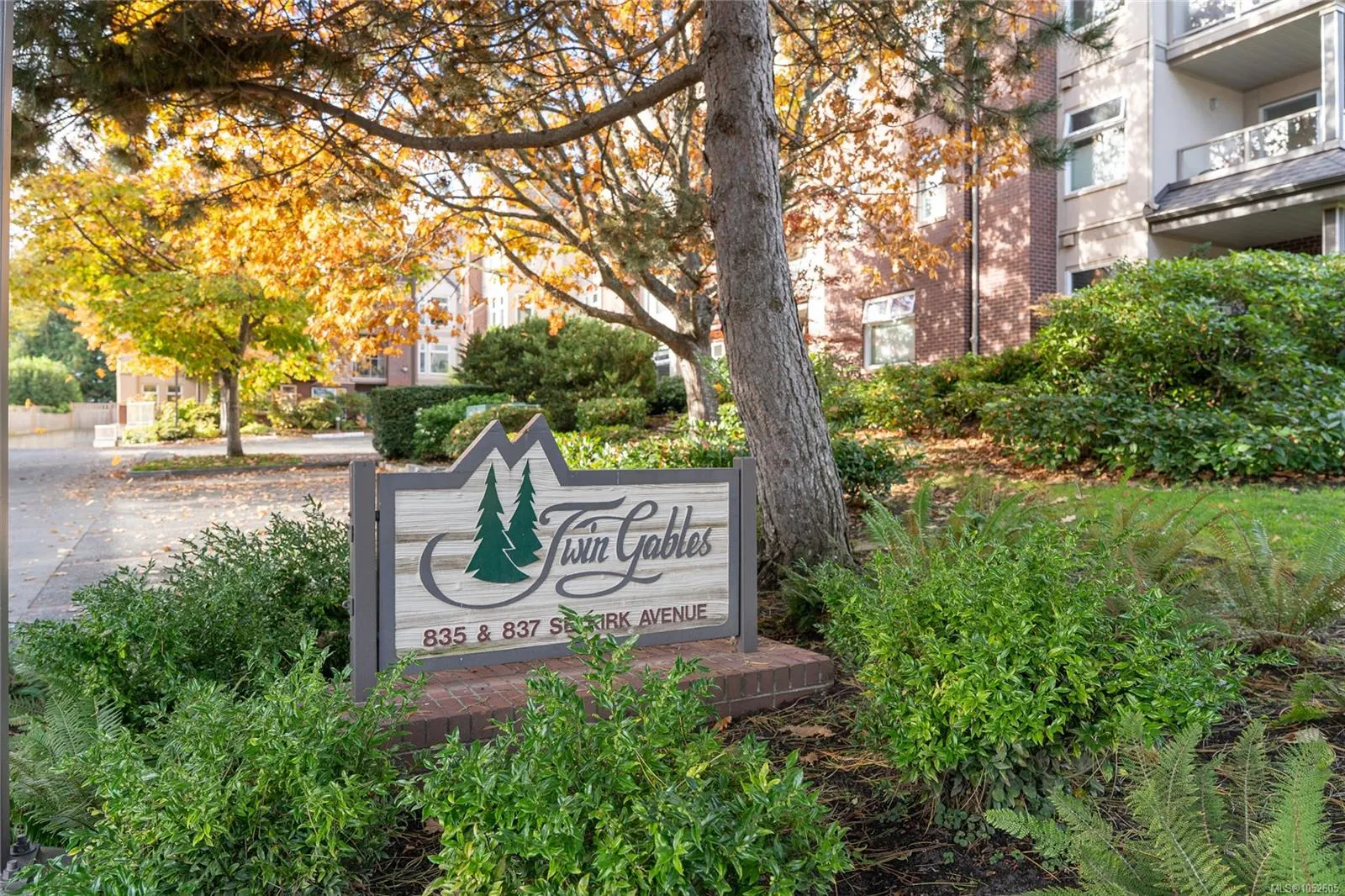 835 Selkirk Ave