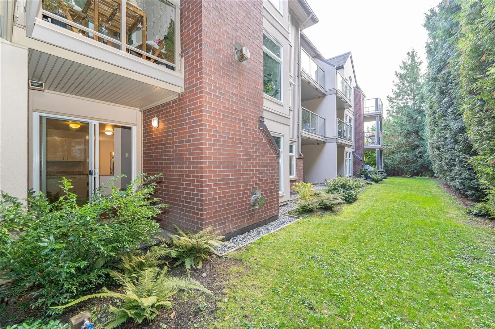 835 Selkirk Ave