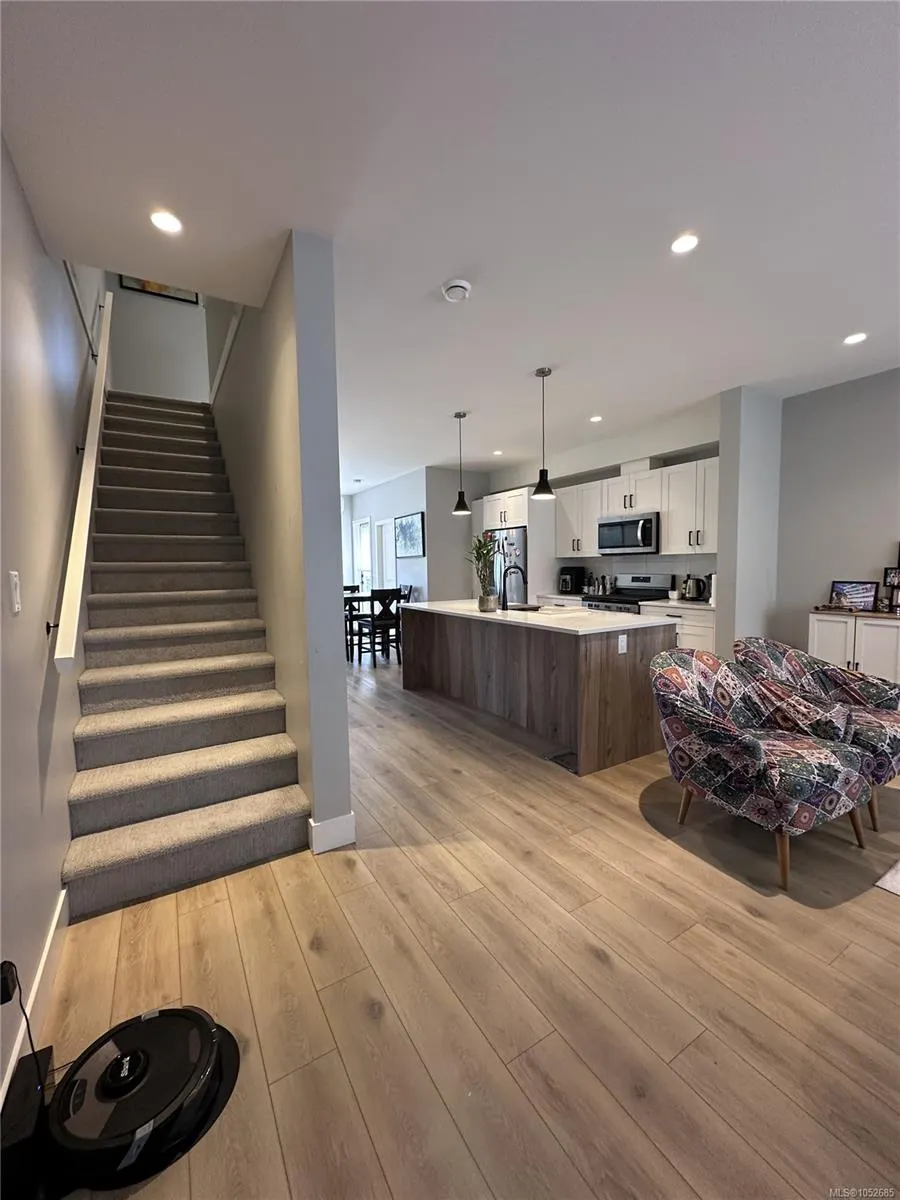 2120 Triangle Trail