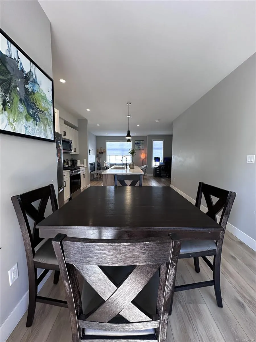 2120 Triangle Trail