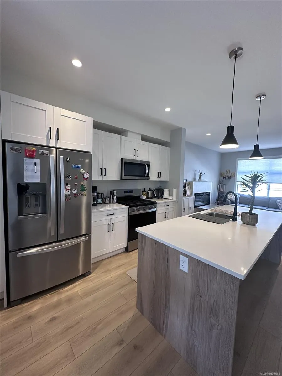 2120 Triangle Trail