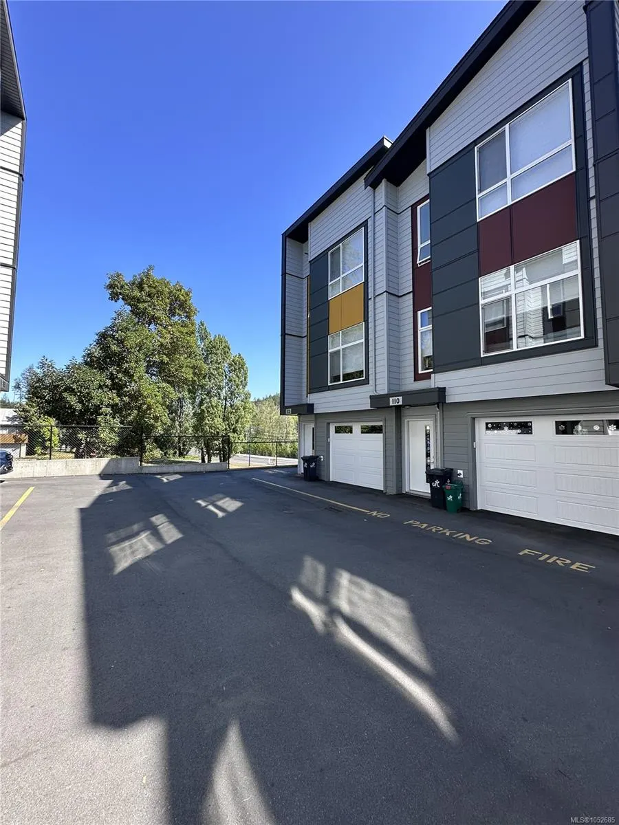 2120 Triangle Trail