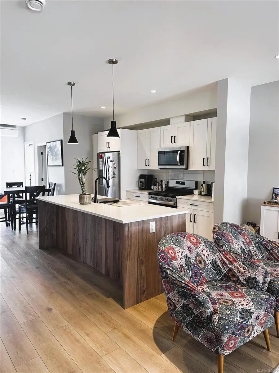 2120 Triangle Trail