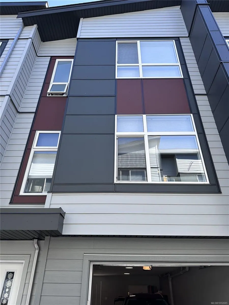 2120 Triangle Trail